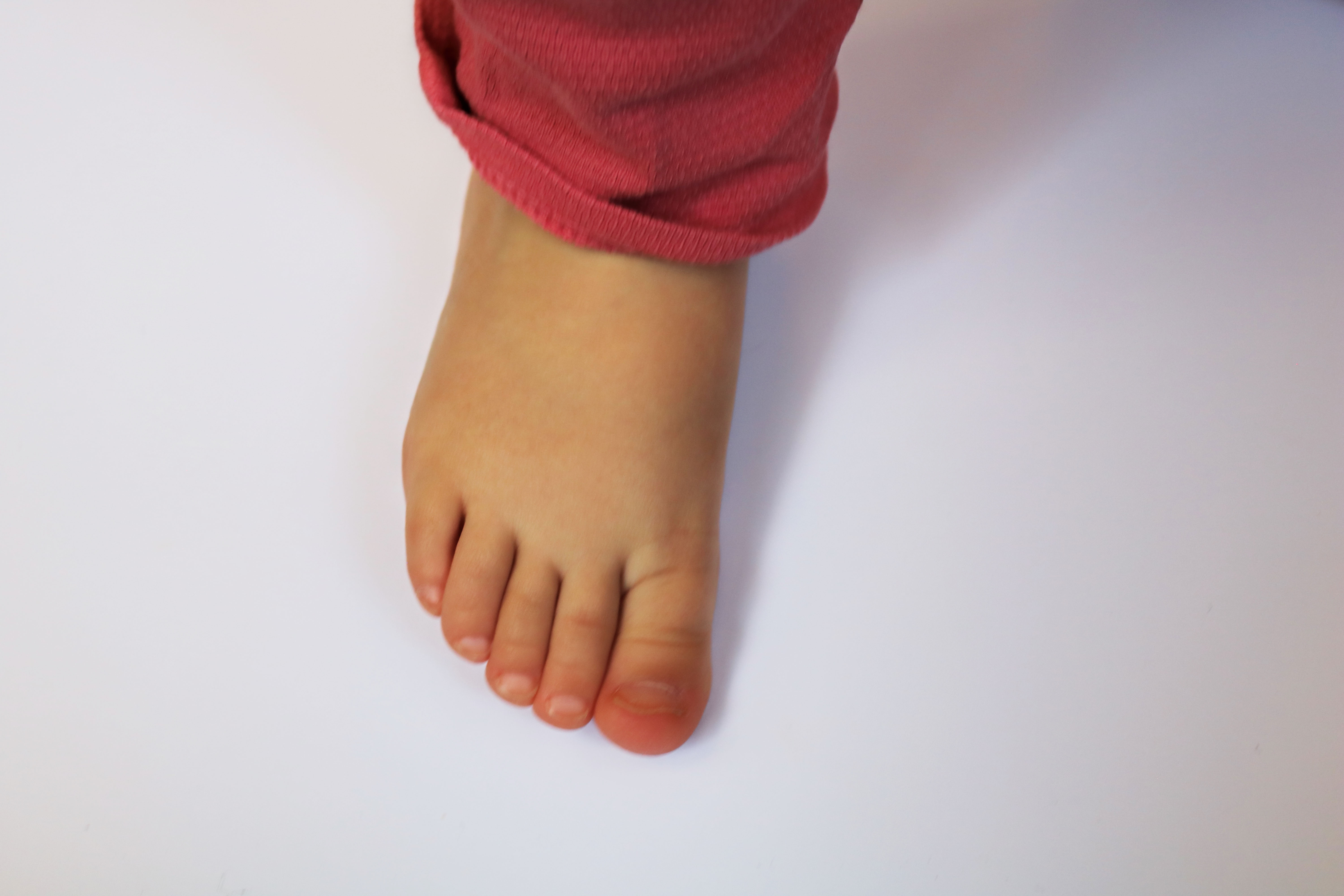 Fußabdruckbilder Ostern Kleinkinder U3 Erinnerung